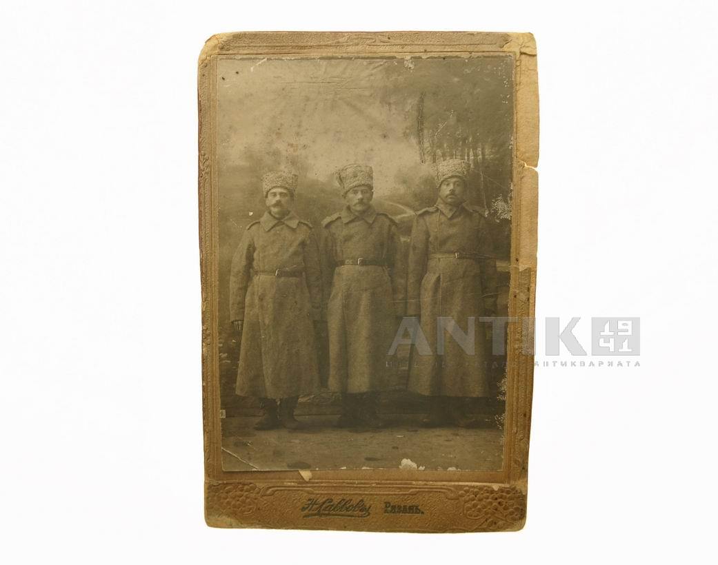 Антикварная фотография с русскими солдатами