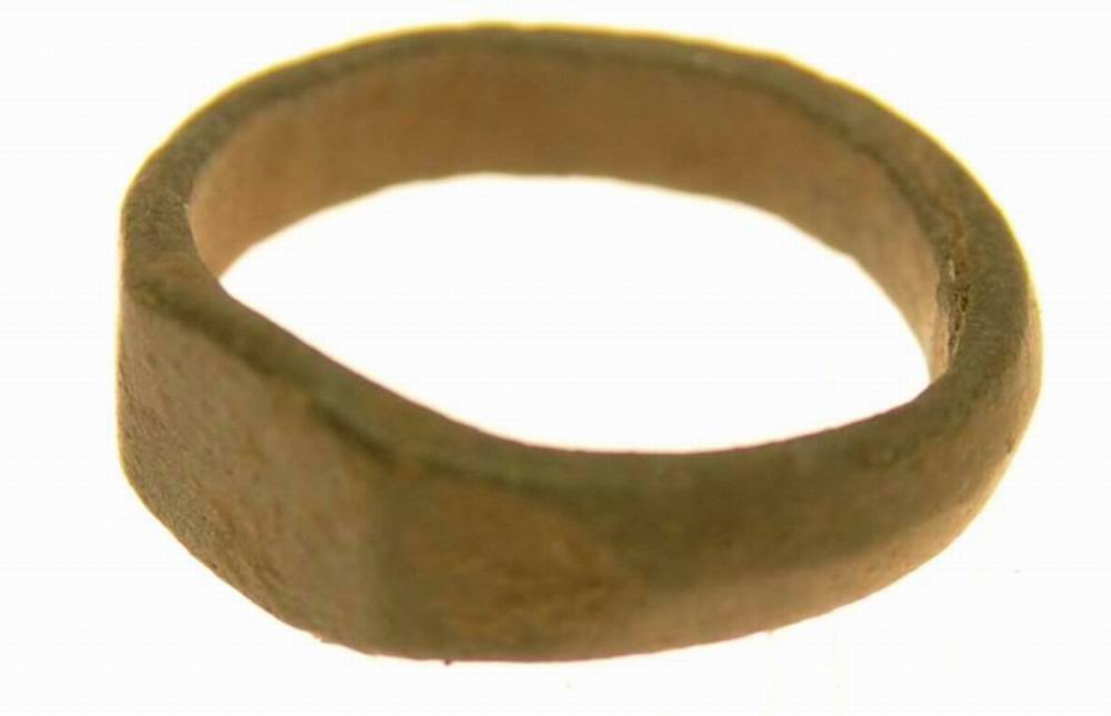 Славянский перстень из бронзы XIV-XVI века